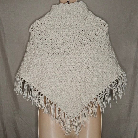 Crochet Poncho Fringe Shawl Capelet Cover Up Boho - Picture 2 of 2